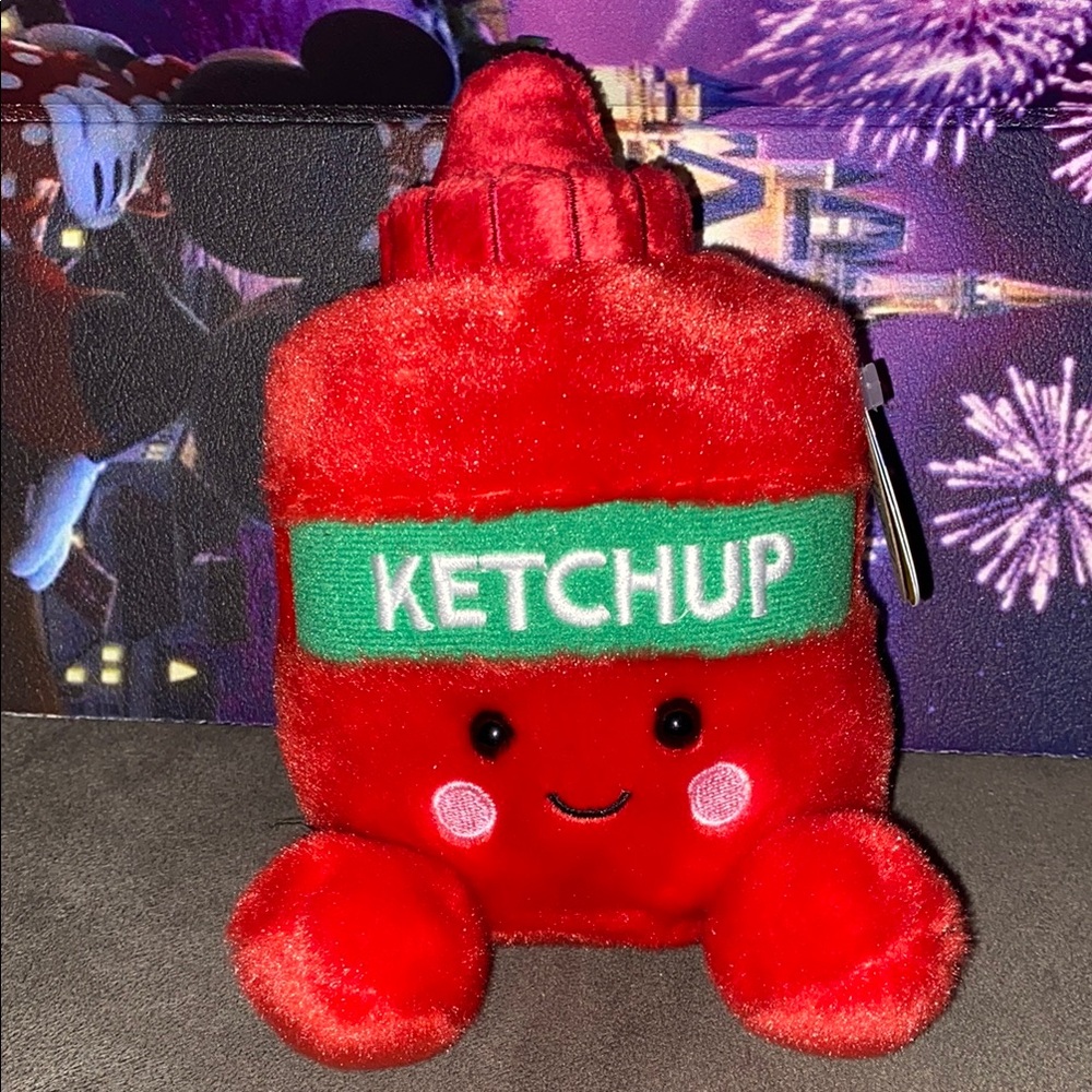 Palm pals Tommy Ketchup plush